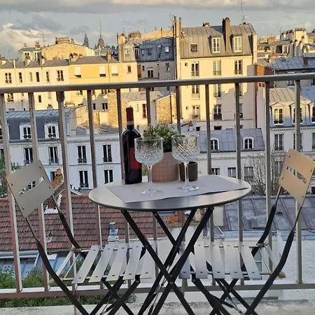 Studio Beau Et Calme Avec Vue Sur Sacre-coeur ! Paris